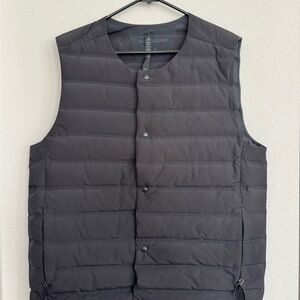 Lululemon Athletica Men's Dark Gray Puffer Vest